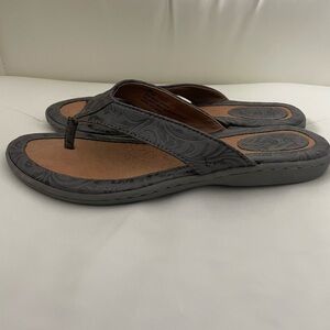 b.o.c. Embossed Gray and Tan Sandals